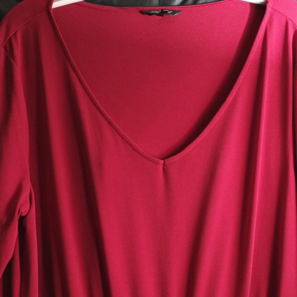 Daisy Fuentes - Fancy Red v Neck Dress